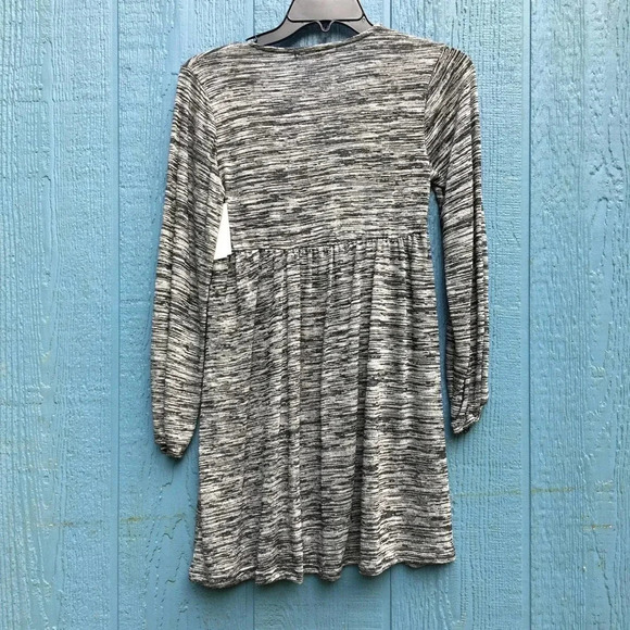 Velvet Torch Women's Gray Space Dye V-Neck Empire Waist Tunic Sweater Small NWT - Picture 5 of 5